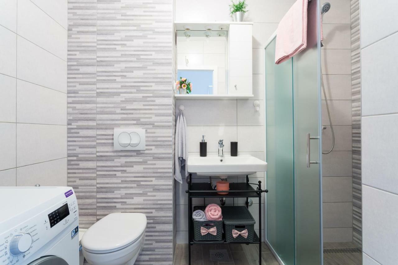 Apartman Matea Apartment โปดสตรานา ภายนอก รูปภาพ