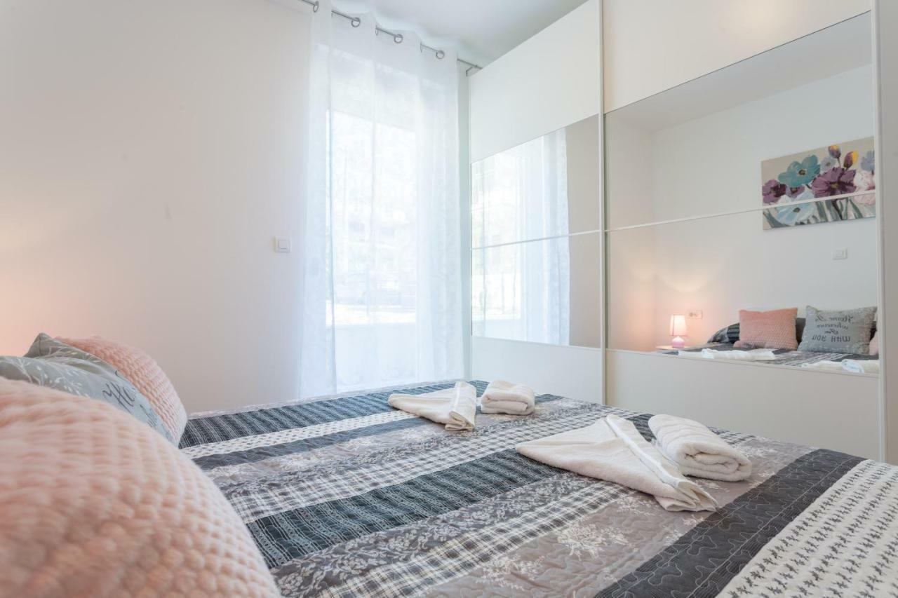 Apartman Matea Apartment โปดสตรานา ภายนอก รูปภาพ